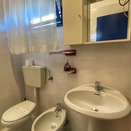 Daire Grazioso N 70 A A 100mt Dal Mare