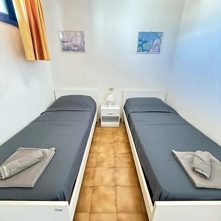 Grazioso N 70 A A 100mt Dal Mare Daire