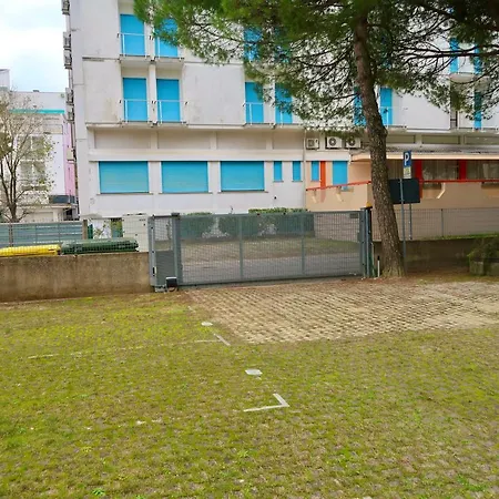 Apartamento Grazioso N 70 A A 100mt Dal Mare Bibione