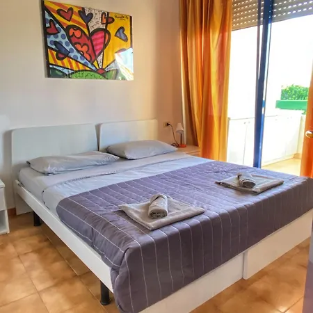 Appartement Grazioso N 70 A A 100mt Dal Mare