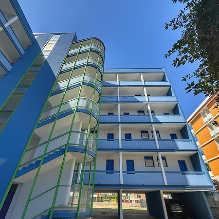 Apartment Grazioso N 70 A A 100mt Dal Mare