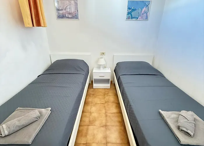 Grazioso N 70 A A 100mt Dal Mare Apartamento